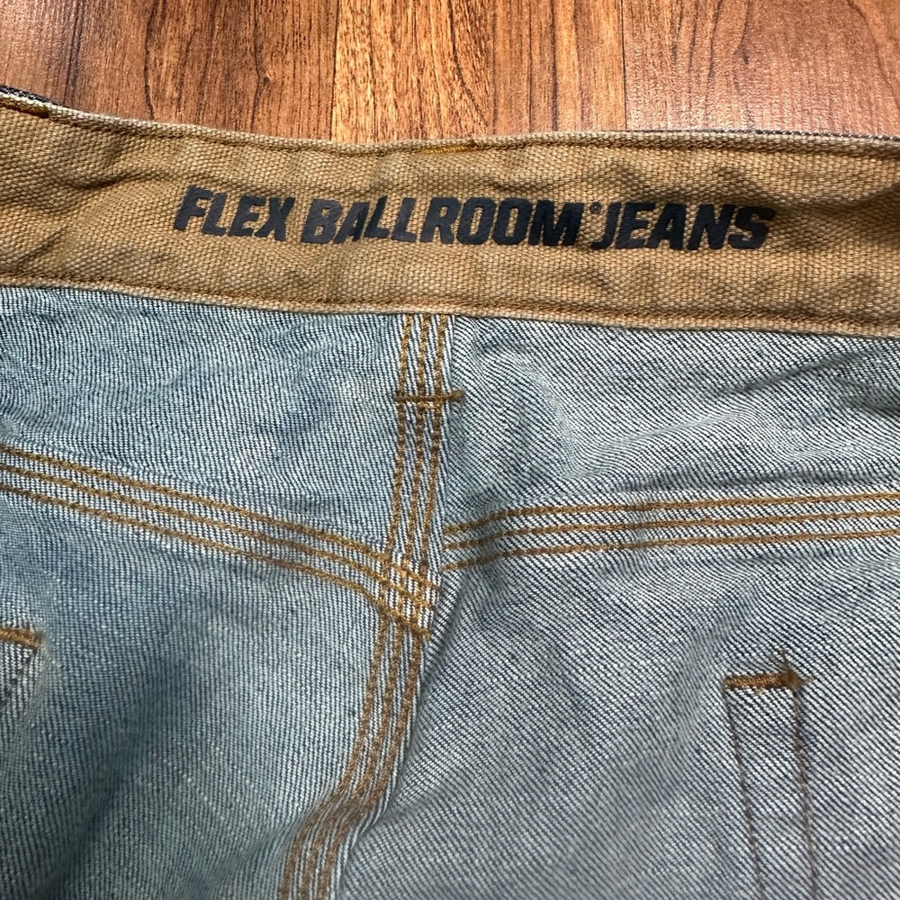 Duluth DuluthFlex Ballroom Relaxed Fit Jeans 46" x 34” - Picture 8 of 13